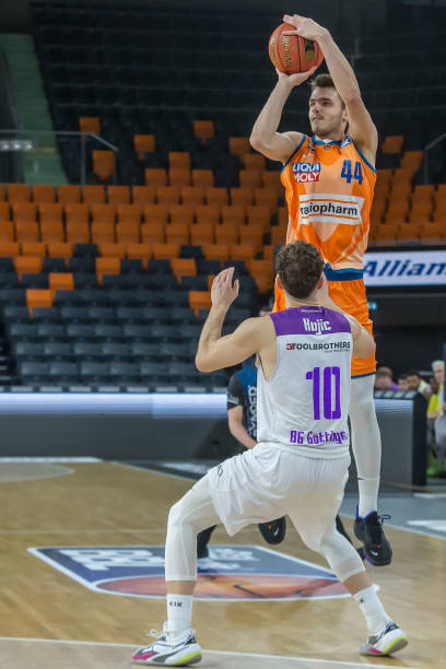 对河南队边 对河南队边