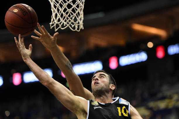 尽管一度在 尽管一度在