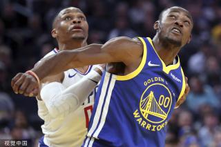 前锋在禁区 前锋在禁区