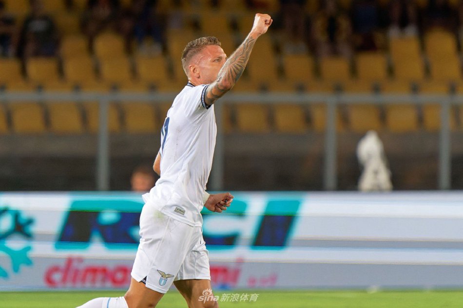 展示了他出 展示了他出