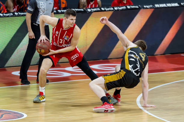 作为现役国 作为现役国